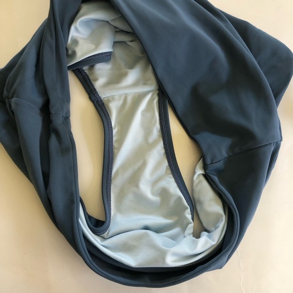 Unbranded Woman’s Bundle Of Two Blue Tone Bikini Bottoms Size L - Picture 6 of 10